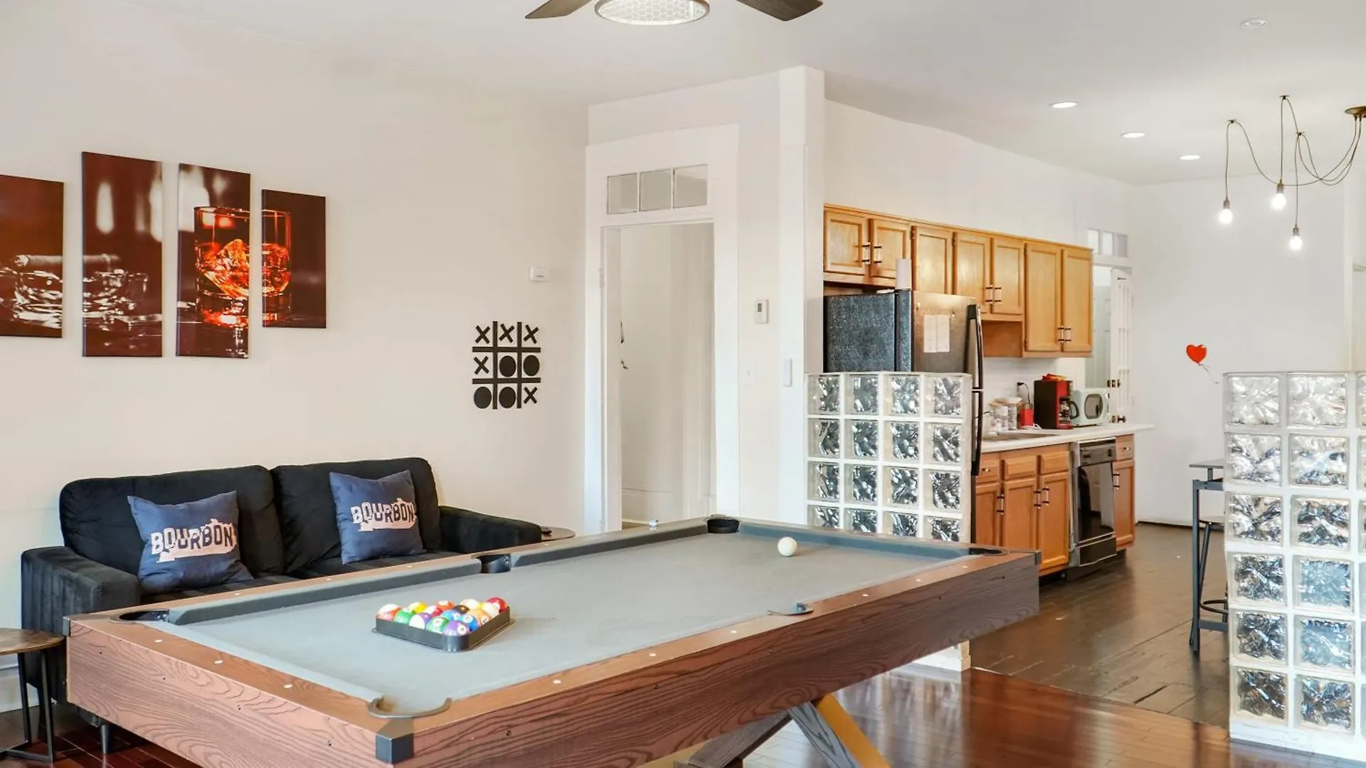 Holiday home Downtown Loft Sleeps 6 - Pool Table Shuffleboard Villa Louisville United States